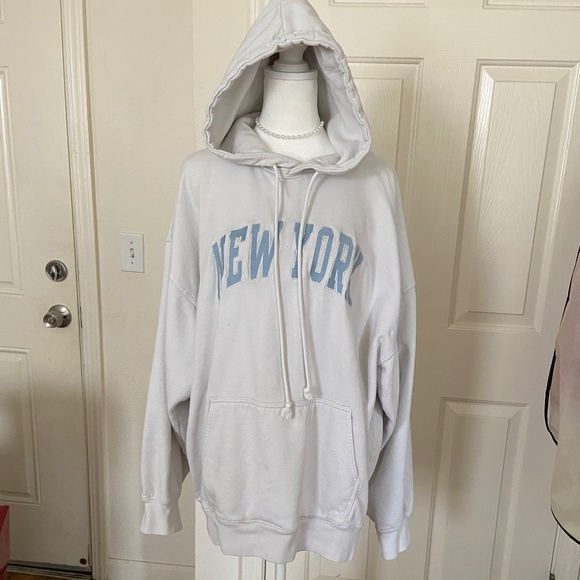 Brandy Melville Sweaters - ✧ Final Offer ✧ Brandy Melville White New York Hoodie